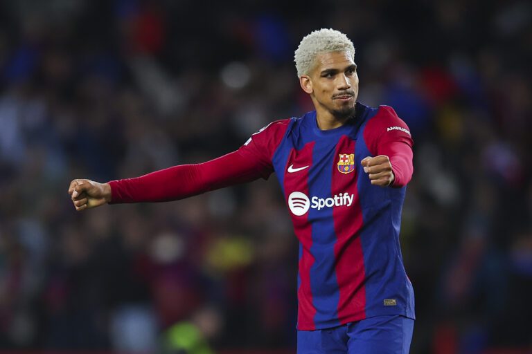 Ronald Araujo y su convocatoria con el FC Barcelona