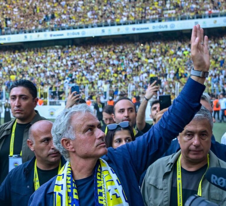 La presentación de Mourinho con el Fenerbahçe // AFP