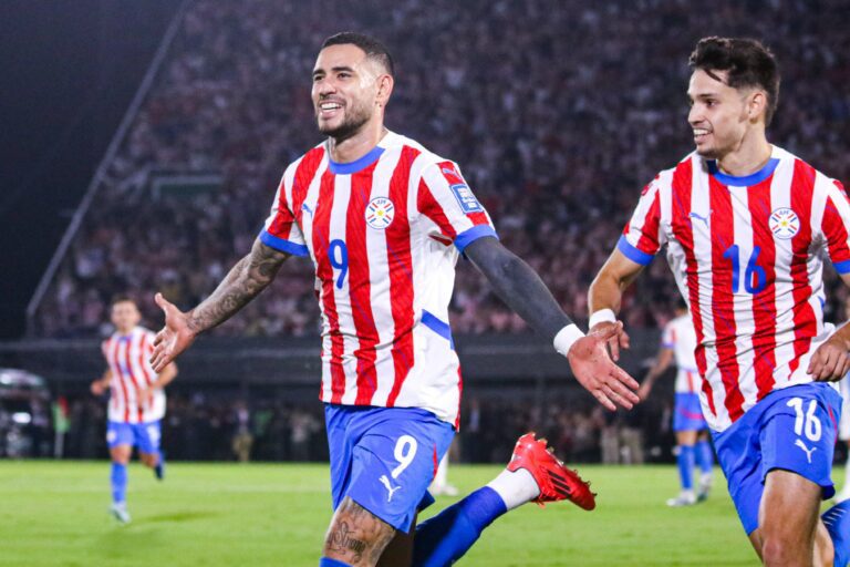 Paraguay se midió a Argentina en las Eliminatorias Mundialistas.