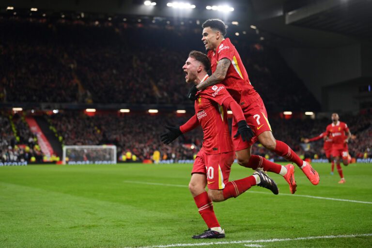 Los jugadores del Liverpool celebran su triunfo ante el Real Madrid en Champions.