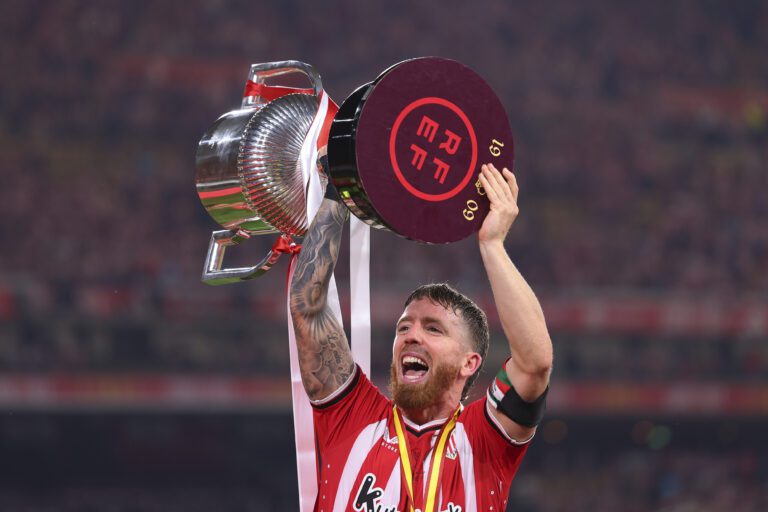 Iker Muniain en el Athletic Club levantando la última Copa del Rey (Photo by Fran Santiago/Getty Images)