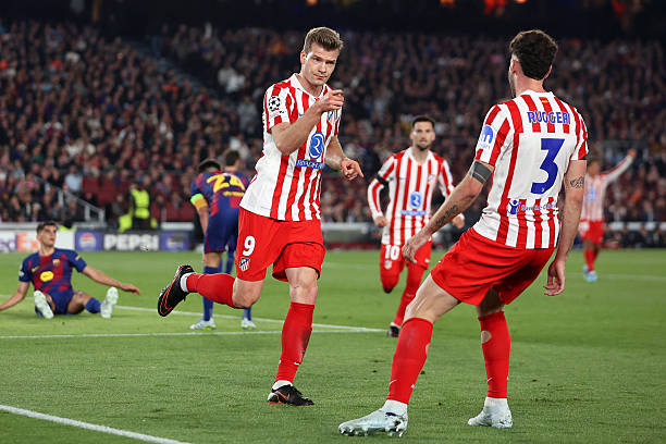 Sorloth celebra el segundo del Atlético